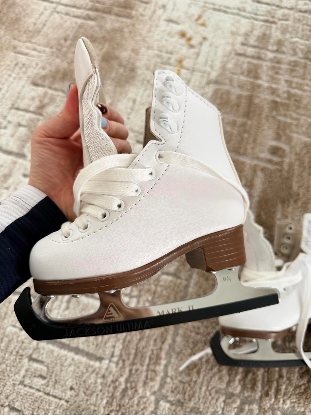 Girls Figure Skates – Jackson Ultima Size 8C – Excellent Condition